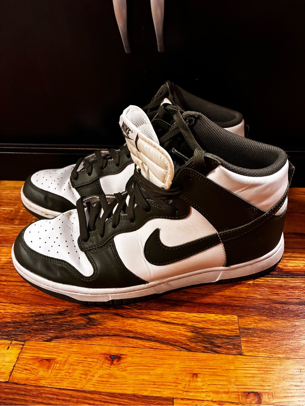 Nike Men's Olive & White High-Top Dunks Sneakers 9.5 Used